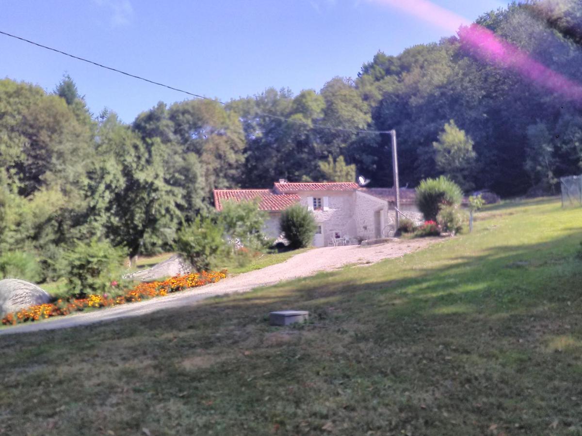 Gite Le Coumis 1370 Saint-Salvy-de-la-Balme Dış mekan fotoğraf