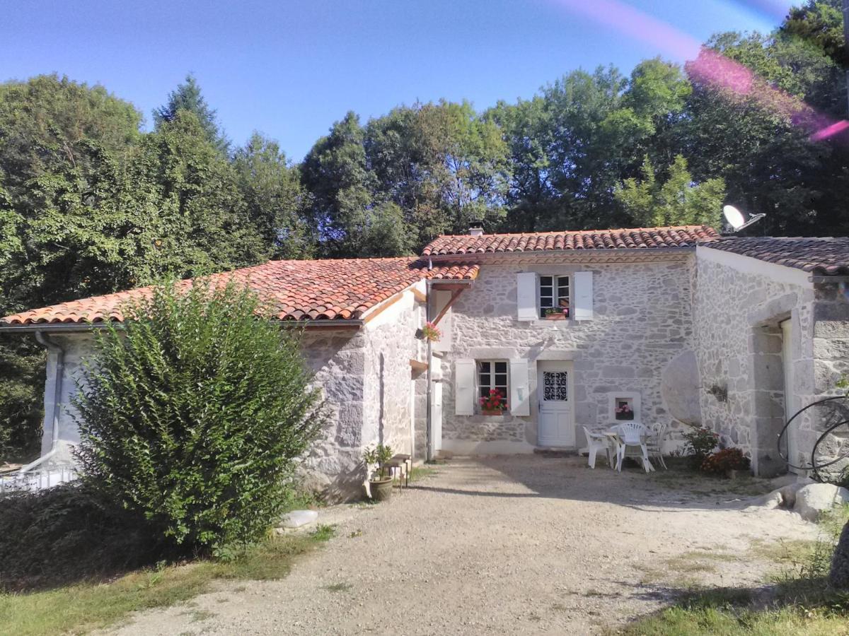 Gite Le Coumis 1370 Saint-Salvy-de-la-Balme Dış mekan fotoğraf